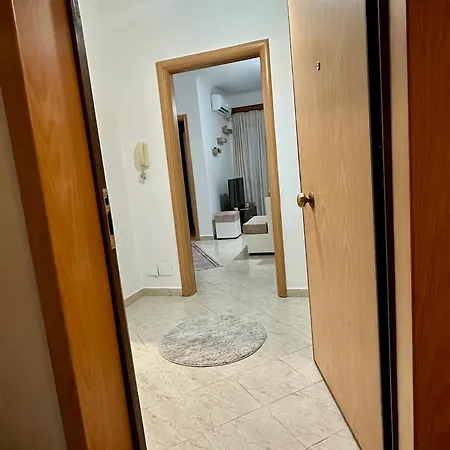 Gena Διαμέρισμα Polisi i Vogel